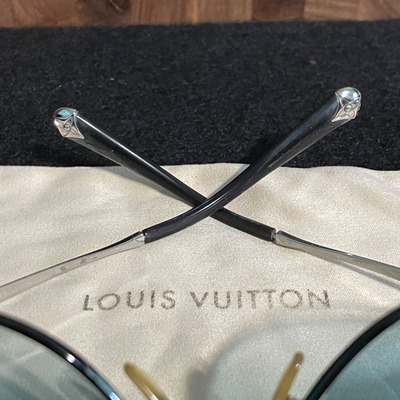 Louis Vuitton Aviator Sunglasses - Picture 9 of 12
